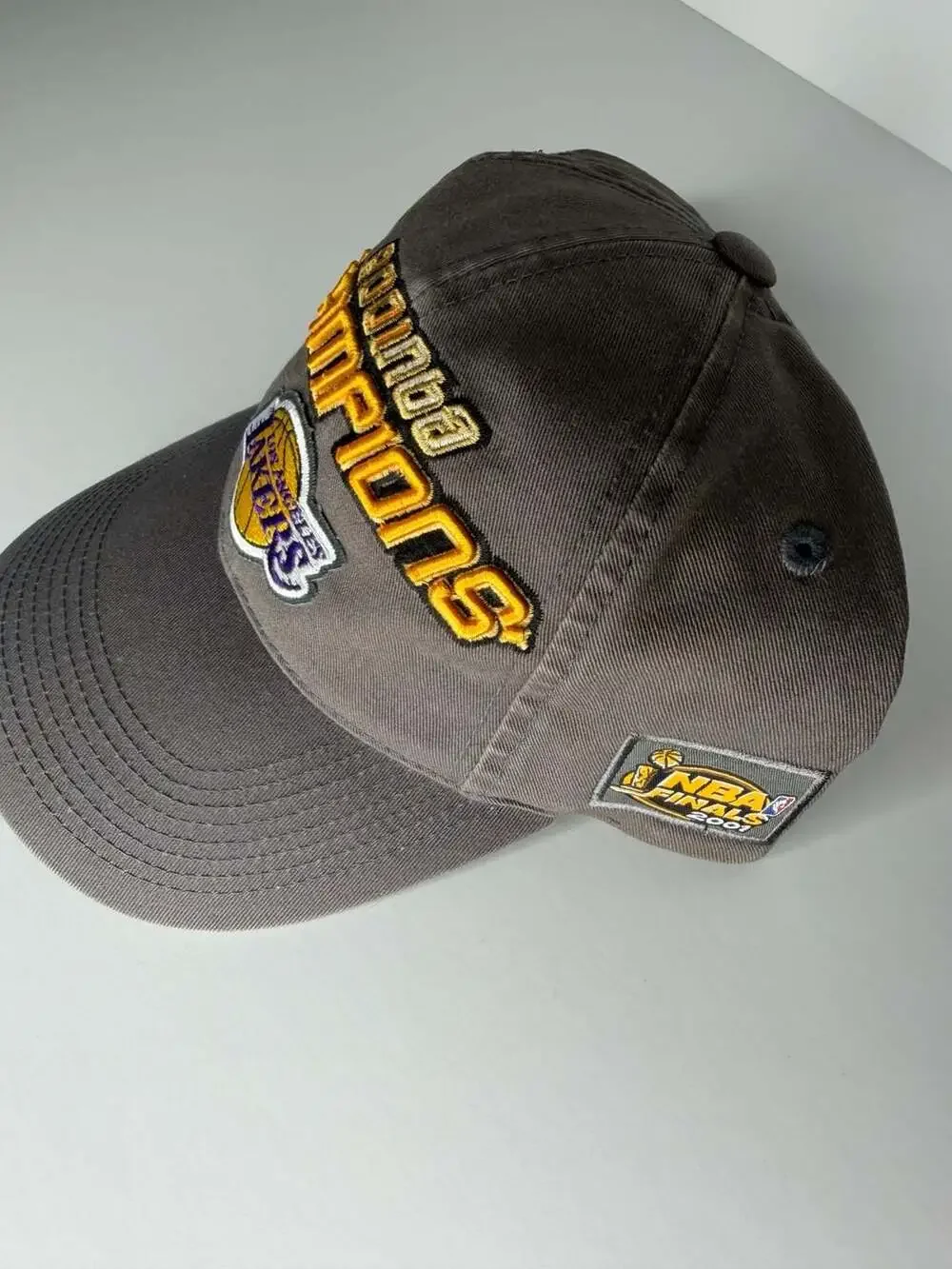 SPL28 Los Angeles Lakers 2001 NBA Champions Cap Hat Strapback Vintage